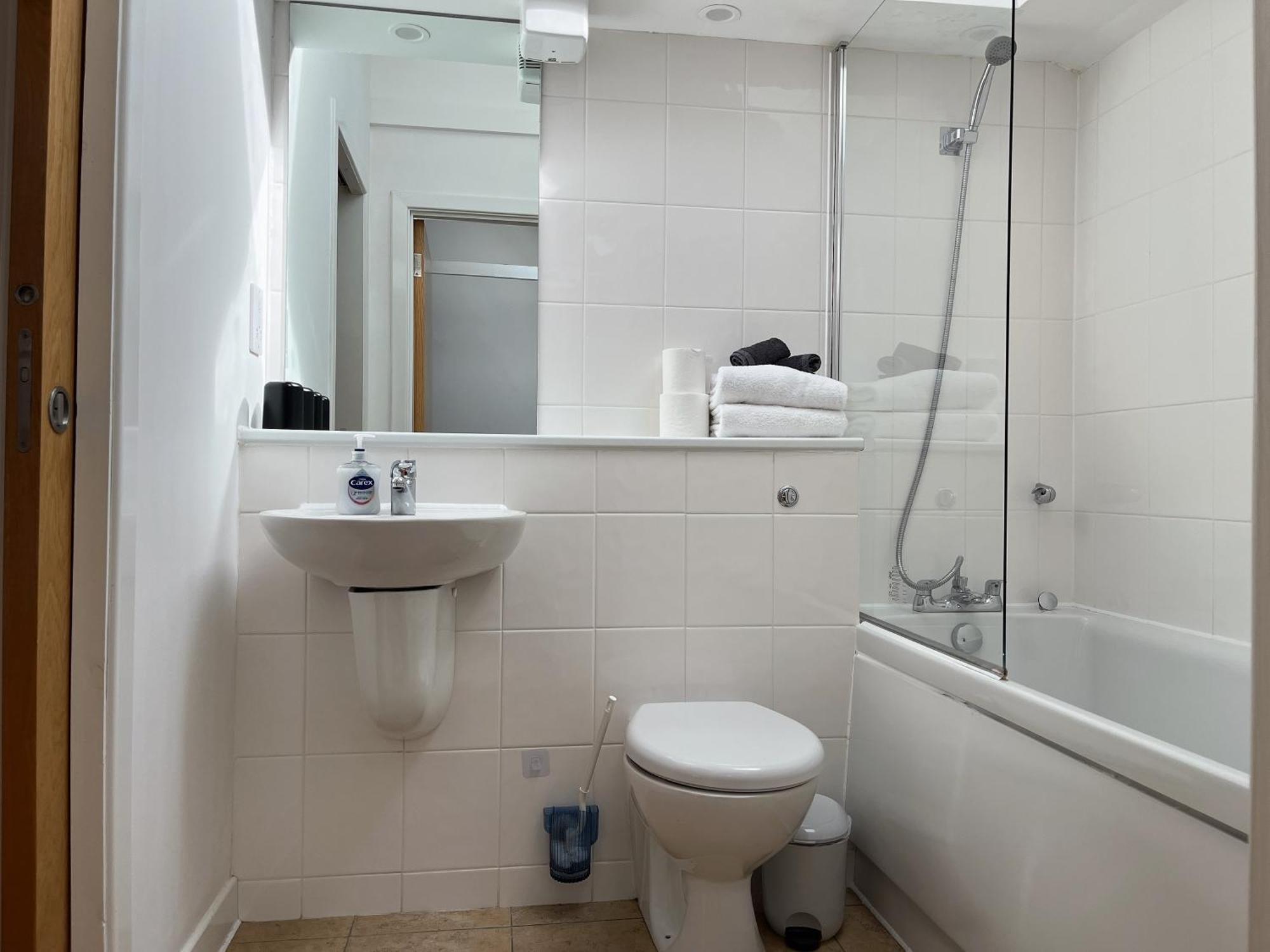 2 Bed 2 Bath With Private Parking Apartment Edinburgh Exterior photo